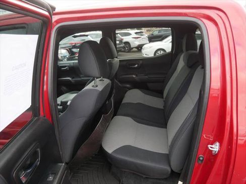 Certified 2021 Toyota Tacoma TRD Off-Road w/ Technology Package AWD/4WD image 12