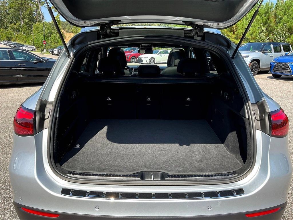 Used 2026 Mercedes-Benz GLC 300 image 35