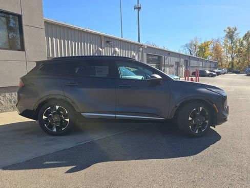 New 2026 Kia Sportage SX FWD image 3