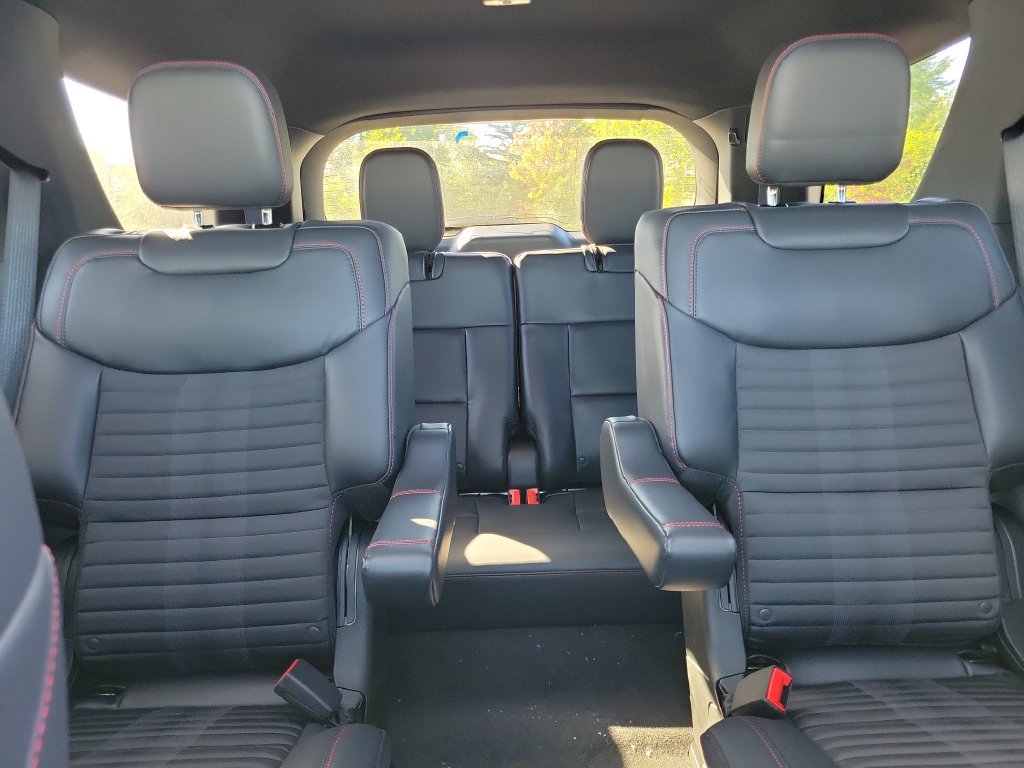 New 2026 Ford Explorer ST-Line w/ ST-Line Street Pack AWD/4WD image 17