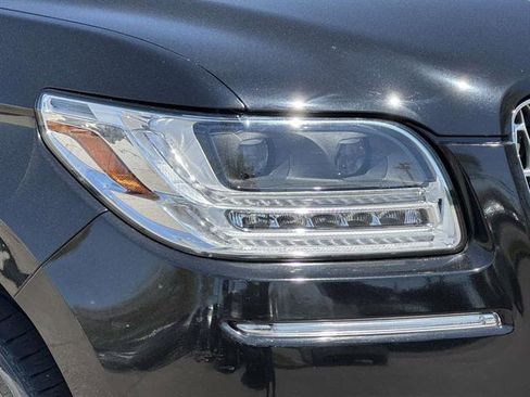 Used 2021 Lincoln Navigator Reserve AWD/4WD image 8