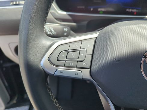 Used 2023 Volkswagen Tiguan SE FWD image 18