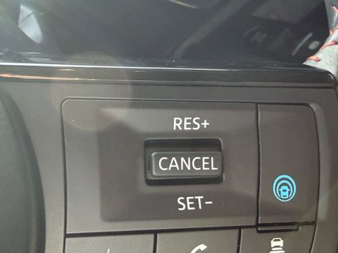 Certified 2025 Nissan Kicks SR image 14