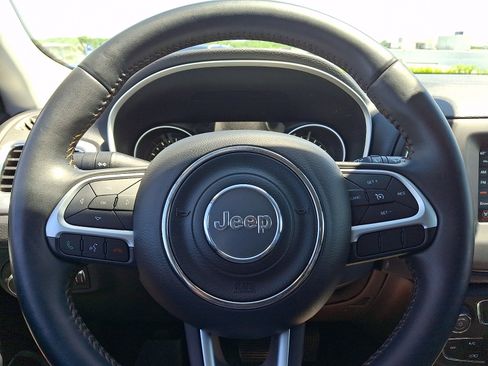 Used 2018 Jeep Compass Latitude w/ Popular Equipment Group AWD/4WD image 18