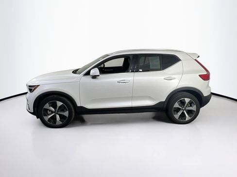 Used 2023 Volvo XC40 B4 Plus w/ Protection Package Premier image 8