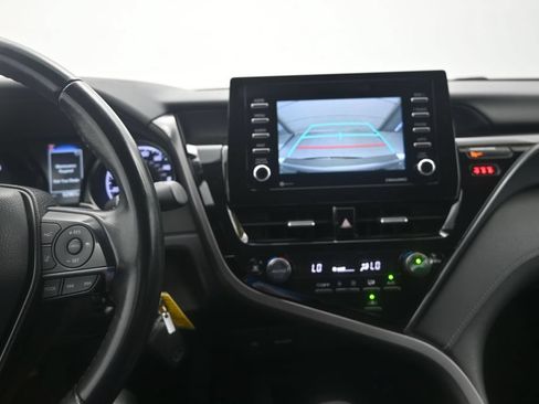 Used 2022 Toyota Camry SE FWD image 25