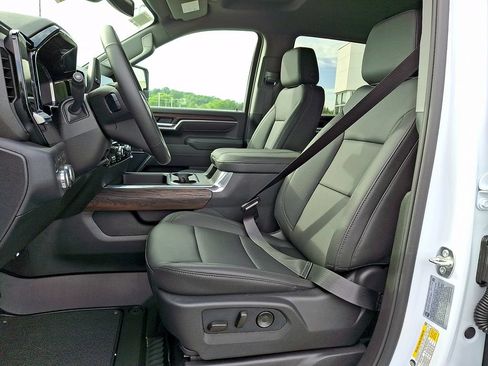 New 2026 GMC Sierra 2500 SLT w/ SLT Premium Package AWD/4WD image 10