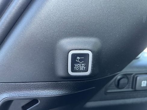 Certified 2025 Jeep Grand Cherokee Limited image 13