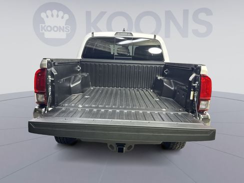 Used 2023 Toyota Tacoma SR5 AWD/4WD image 38