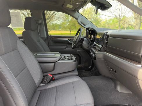 Used 2025 Chevrolet Silverado 1500 RST AWD/4WD image 22