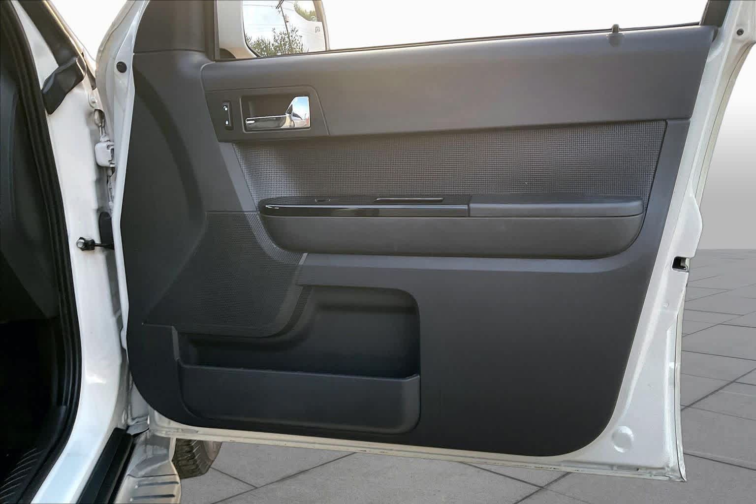 Used 2012 Ford Escape Limited FWD image 23