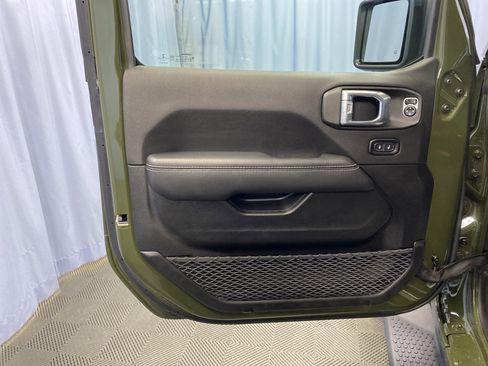 Certified 2021 Jeep Wrangler Unlimited Sahara image 11