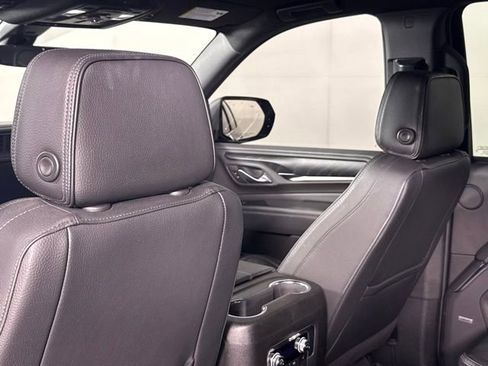 Used 2022 GMC Yukon XL Denali w/ Advanced Technology Package image 24