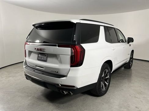 Used 2025 GMC Yukon AT4 Ultimate AWD/4WD image 8
