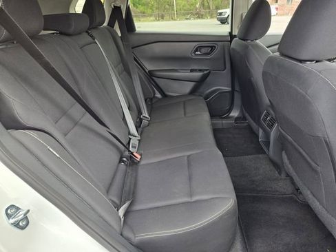 Used 2024 Nissan Rogue S image 17