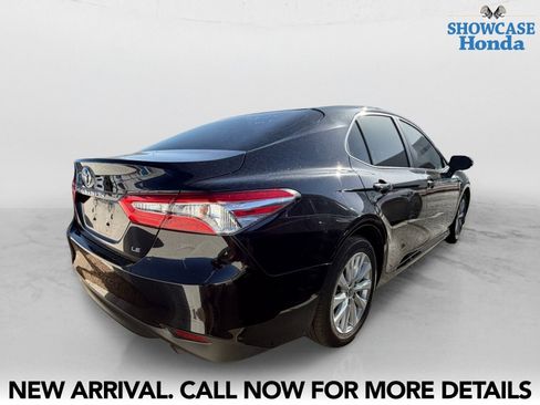 Used 2018 Toyota Camry LE FWD image 5