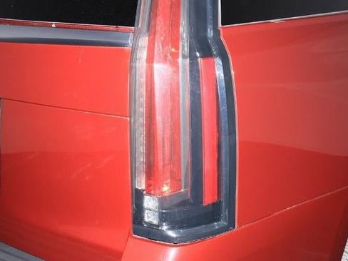 Used 2019 Cadillac Escalade Platinum image 11