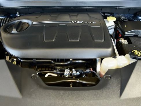 Used 2019 Jeep Cherokee Limited image 28