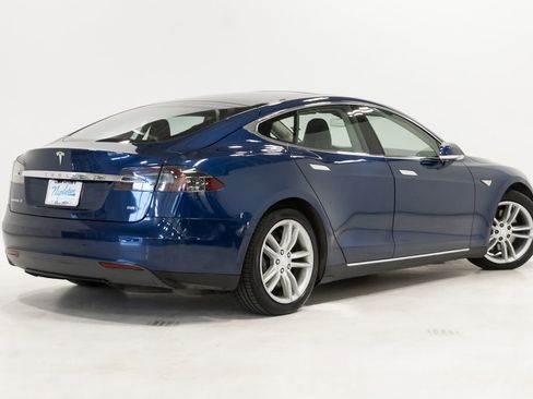 Used 2015 Tesla Model S 85D image 26
