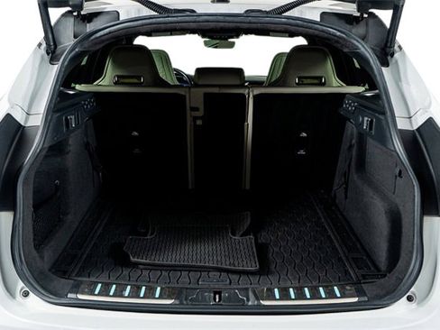 Used 2022 Jaguar F-PACE SVR image 63