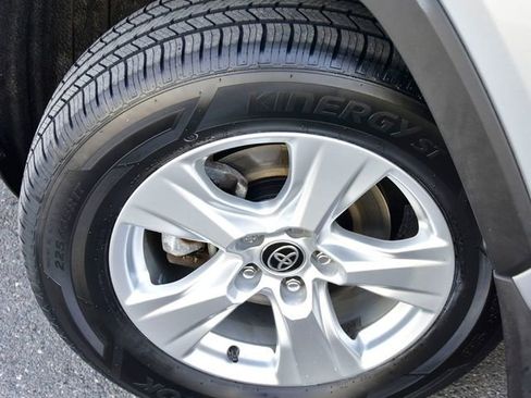 Certified 2021 Toyota RAV4 XLE w/ Convenience Package image 33