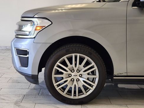 Used 2024 Ford Expedition Limited AWD/4WD image 8