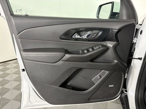 Used 2023 Chevrolet Traverse RS w/ LPO, Floor Liner Package image 12