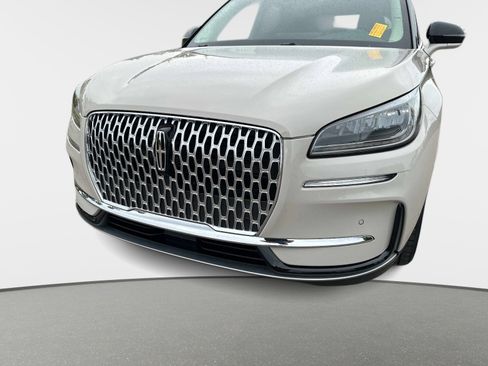 Used 2024 Lincoln Corsair FWD w/ Equipment Group 101A image 9