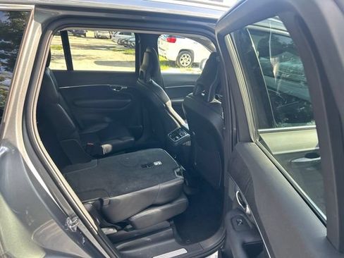 Used 2020 Volvo XC90 T6 Momentum w/ Protection Package AWD/4WD image 9