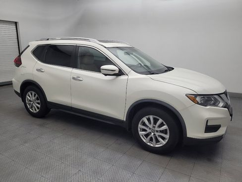 Used 2018 Nissan Rogue SV w/ Sun & Sound Touring Package FWD image 11