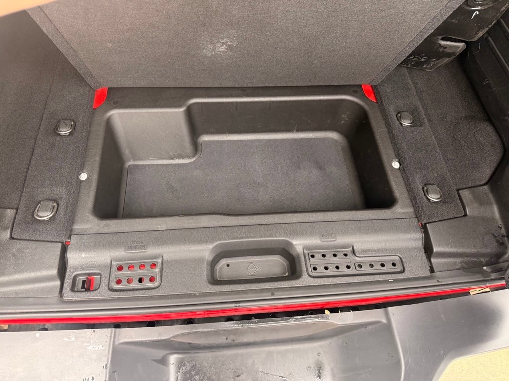 Used 2018 Jeep Wrangler Unlimited Sahara AWD/4WD image 13