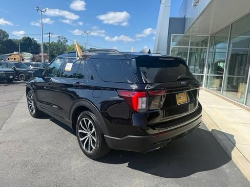 Certified 2026 Ford Explorer ST-Line AWD/4WD image 5