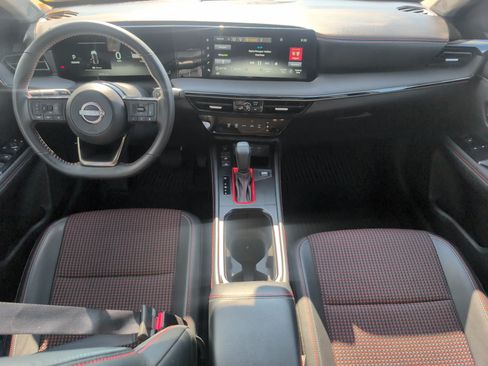 Used 2025 Nissan Kicks SR FWD image 26