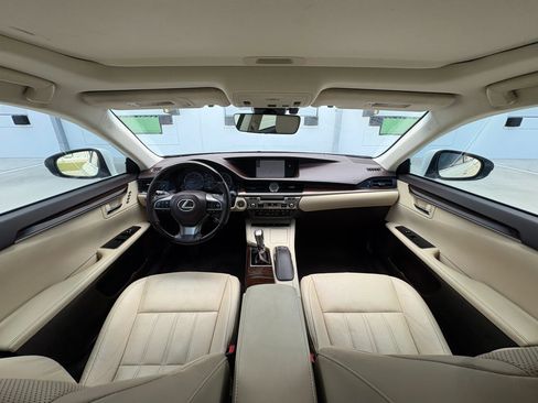 Used 2018 Lexus ES 350 w/ Luxury Package w/Wood Trim FWD image 19