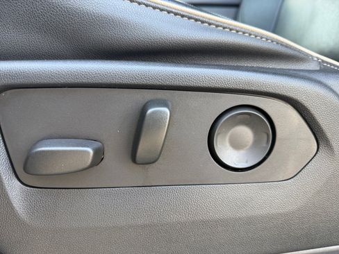 Used 2023 Chevrolet Tahoe Premier image 14