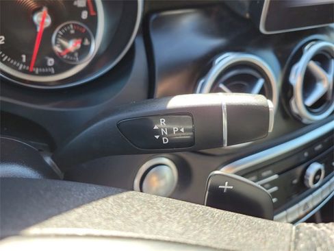 Used 2019 Mercedes-Benz GLA 250 4MATIC image 29