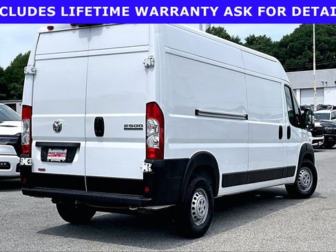 Used 2024 RAM ProMaster 2500 w/ Convenience Group FWD image 10