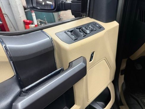 Used 2019 Ford F250 XLT w/ XLT Premium Package image 11