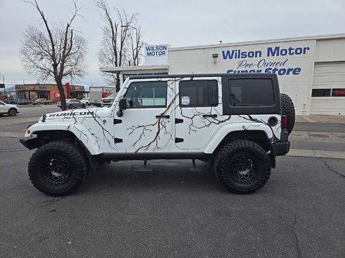 Used 2013 Jeep Wrangler Unlimited Rubicon w/ Connectivity Group image 8