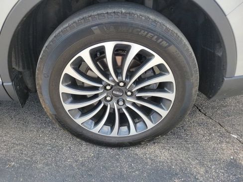 Certified 2023 Lincoln Aviator AWD w/ Premium Package image 12