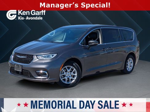 Used 2023 Chrysler Pacifica Touring-L FWD image 1