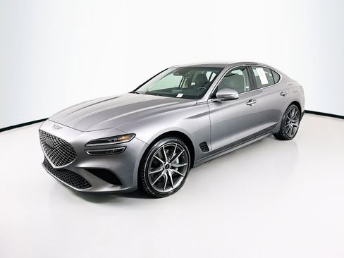 Used 2025 Genesis G70 2.5T image 3