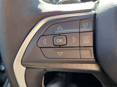 Certified 2025 Jeep Grand Cherokee Laredo X w/ Luxury Tech Group I image 22