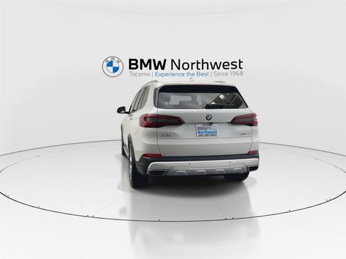 Used 2022 BMW X5 xDrive40i w/ Parking Assistance Package image 13