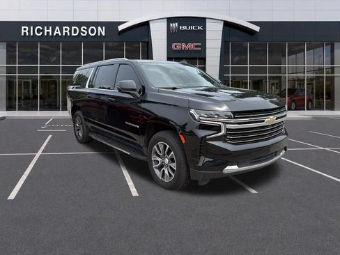 Used 2022 Chevrolet Suburban LT w/ Luxury Package AWD/4WD image 7