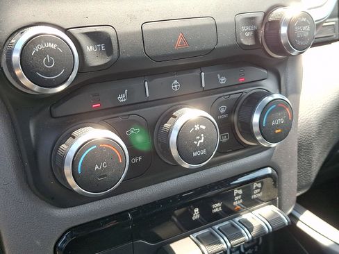 Certified 2022 RAM 1500 Big Horn AWD/4WD image 24