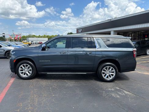 Used 2021 Chevrolet Suburban Premier w/ Premium Package AWD/4WD image 11