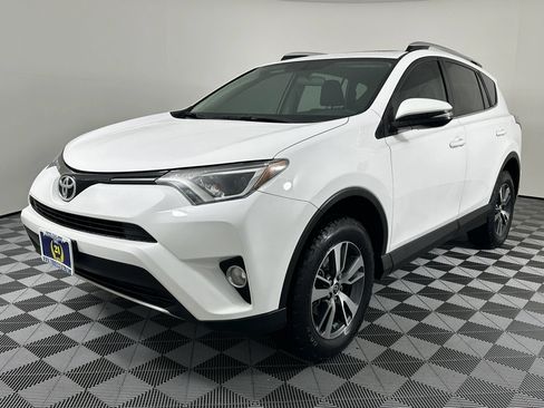 Used 2016 Toyota RAV4 XLE AWD/4WD image 6