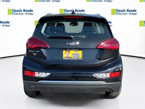 Used 2021 Chevrolet Bolt Premier w/ Infotainment Package image 7