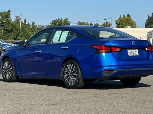 Used 2025 Nissan Altima 2.5 SV FWD image 6